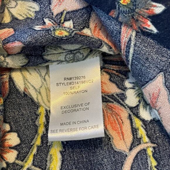 Daniel Rainn flowy 3/4 sleeve blouse size XS Navy floral - Picture 5 of 5